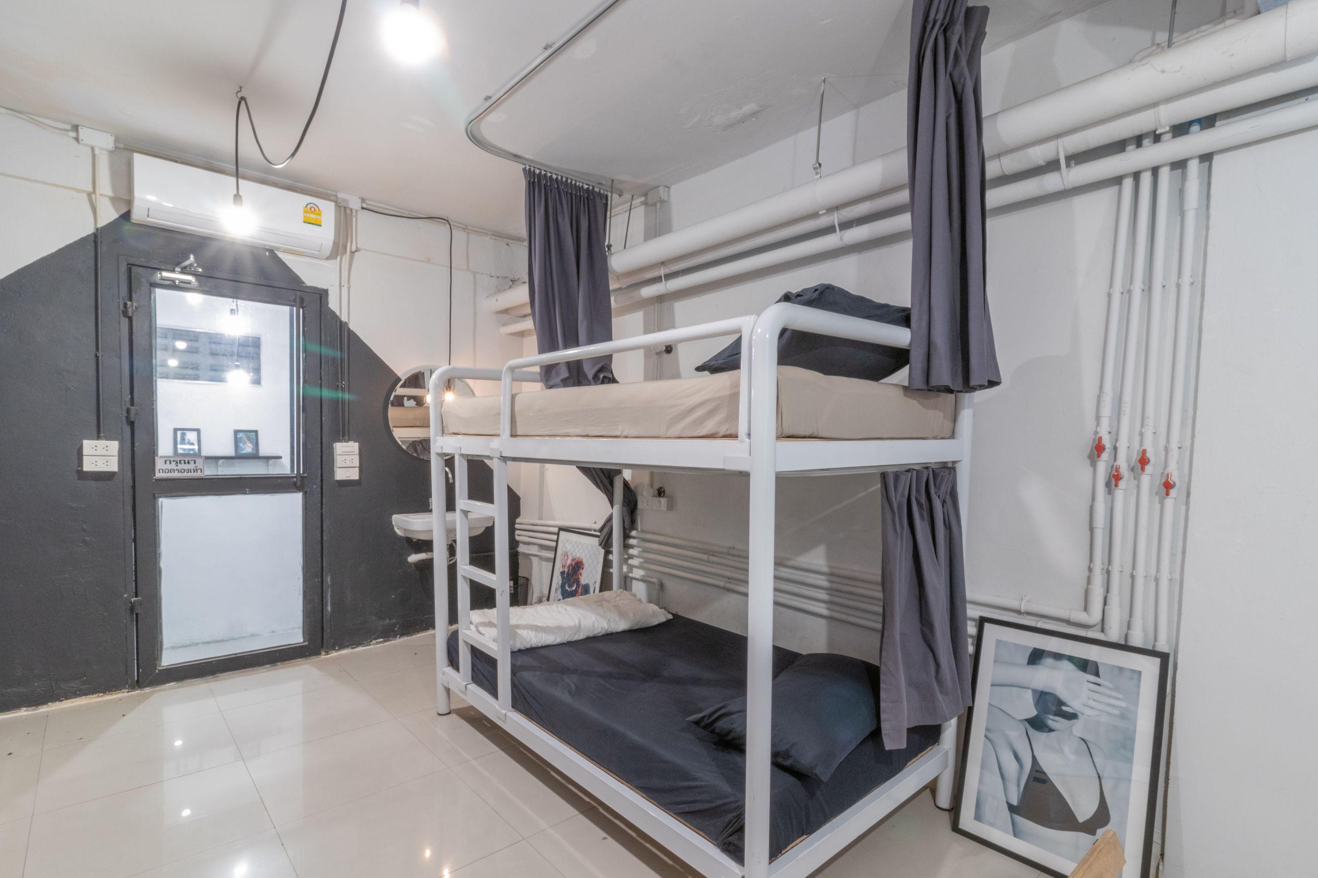 Хостел Beige Poshtels + Netflix Бангкок Экстерьер фото