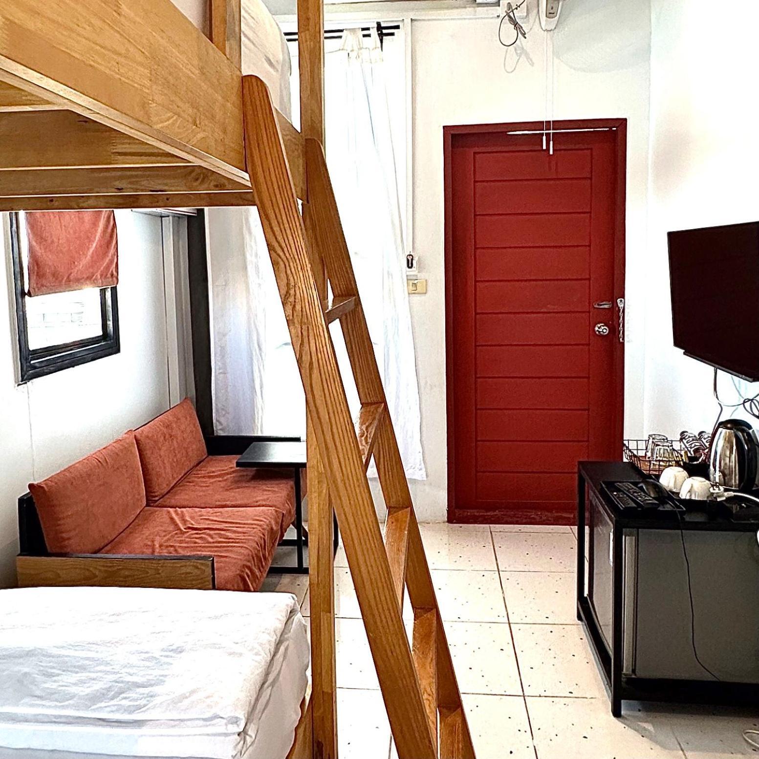 Хостел Beige Poshtels + Netflix Бангкок Экстерьер фото