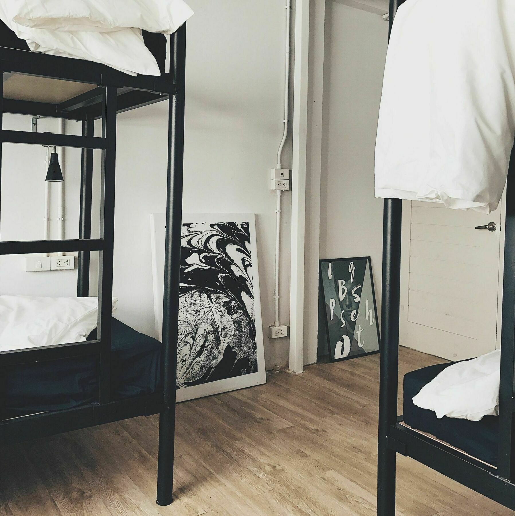 Хостел Beige Poshtels + Netflix Бангкок Экстерьер фото